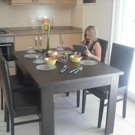 Gorgeous 2 Bed Private Ground Floor In One Of Sides Exclusive Communi シダ