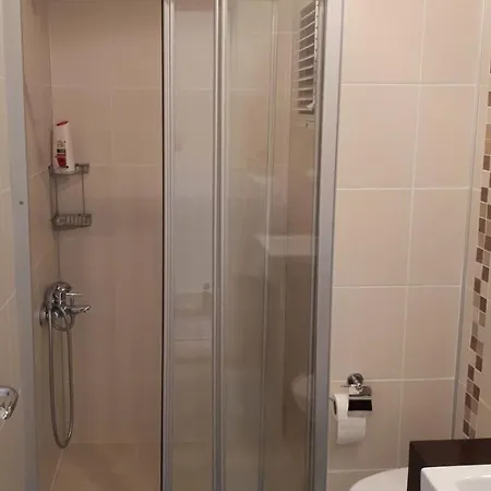 Gorgeous 2 Bed Private Ground Floor In One Of Sides Exclusive Communi アパート