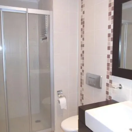 Gorgeous 2 Bed Private Ground Floor In One Of Sides Exclusive Communi דירה *
